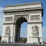 Champs Elysees - Arc De Triomphe